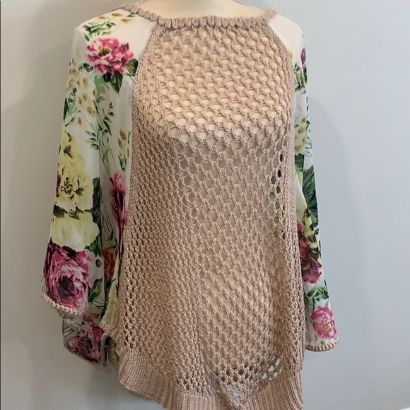 Gorgeous Knitted/Floral see through top - Picture 1 of 5